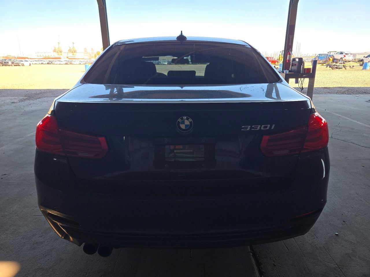 2017 BMW 330 I - zdjęcie 6