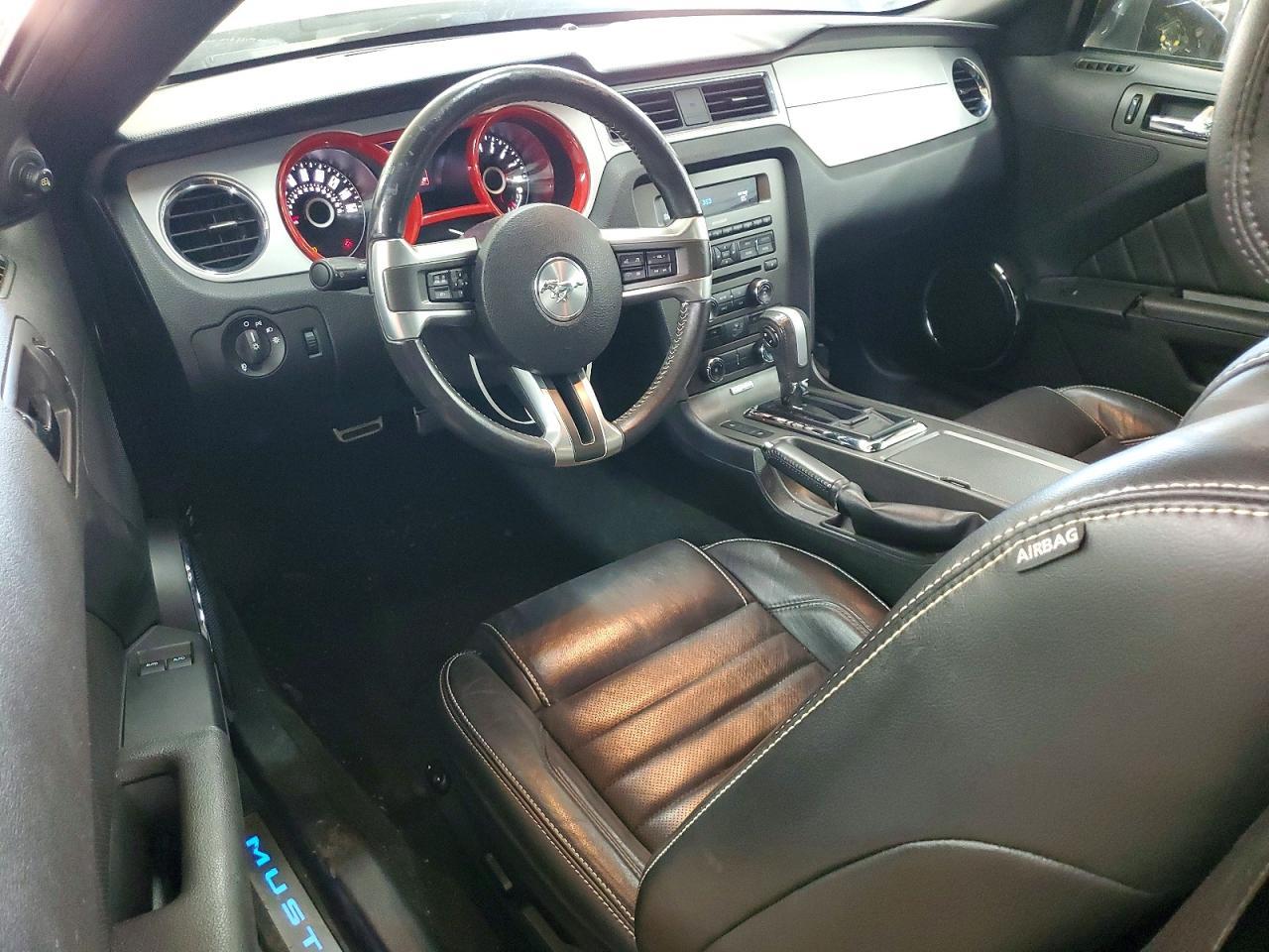 2014 Ford Mustang Base - zdjęcie 8