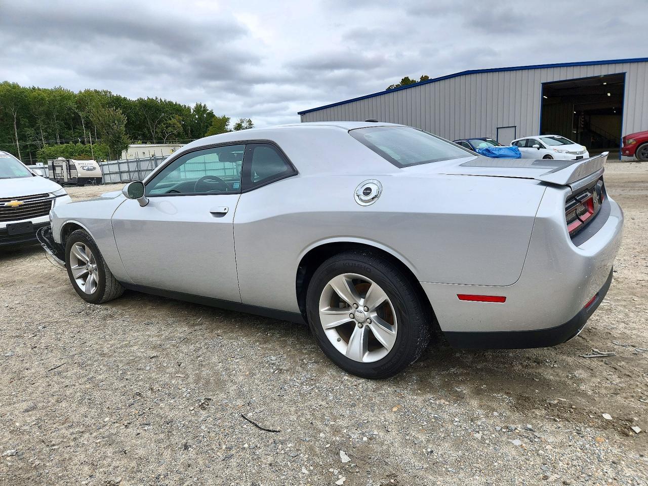 2022 Dodge Challenger Sxt - zdjęcie 2