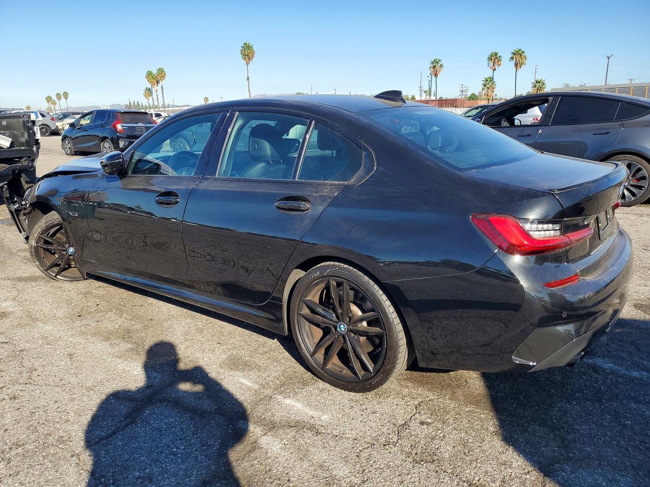 2022 BMW 330E - zdjęcie 2