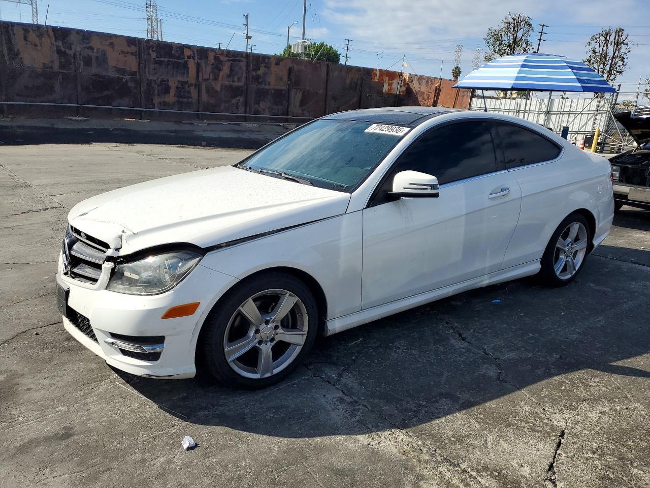 2015 Mercedes-Benz C 250 - zdjęcie główne