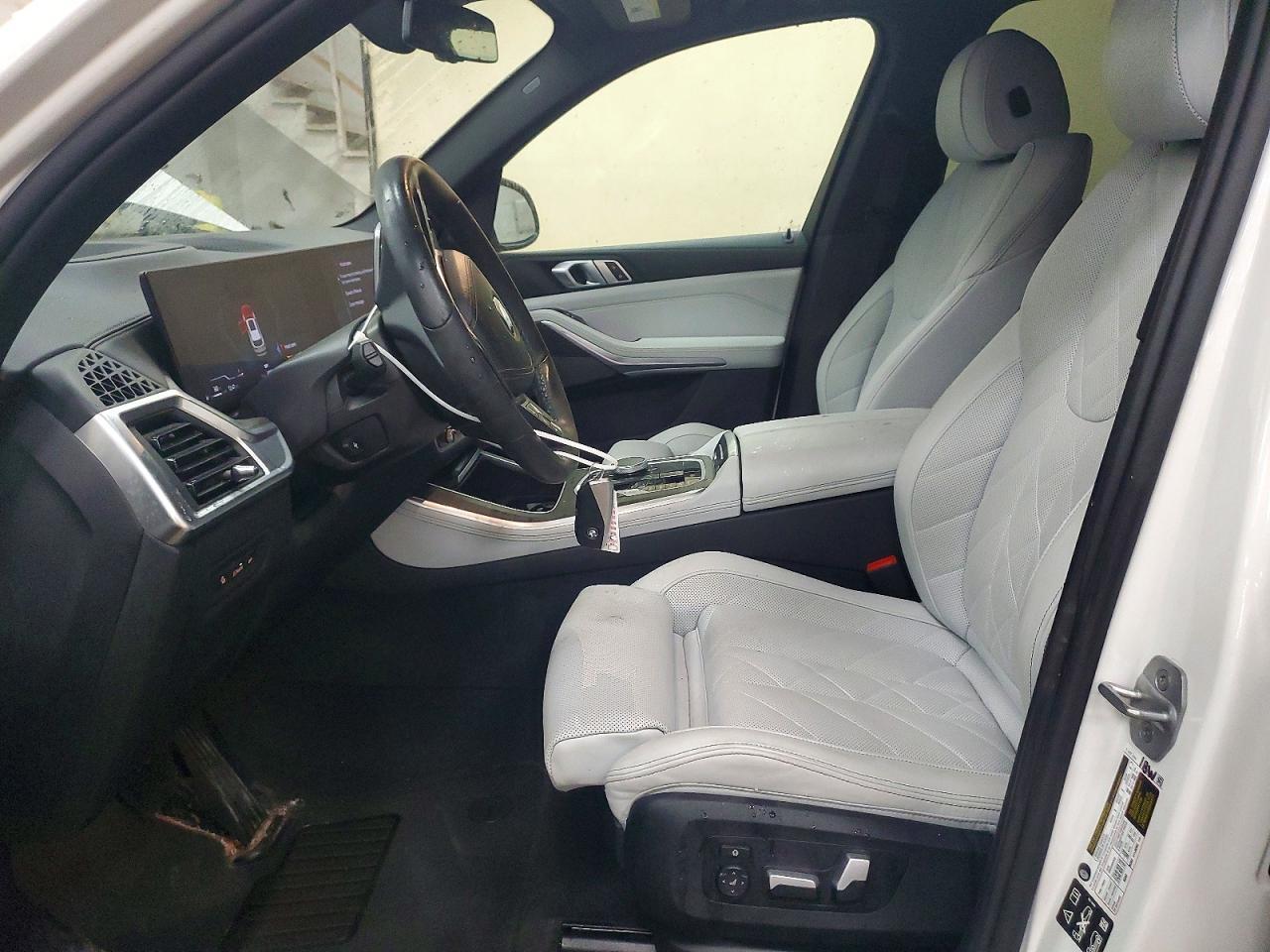2024 BMW X5 xDrive40I - zdjęcie 7