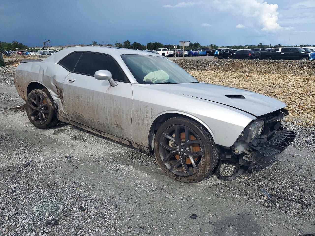 2022 Dodge Challenger Sxt - zdjęcie 4