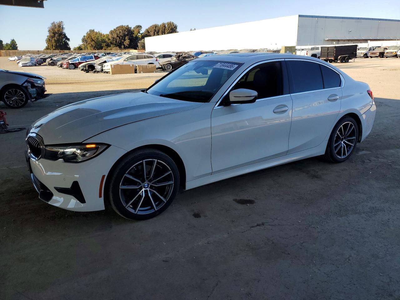 2019 BMW 330I - zdjęcie główne