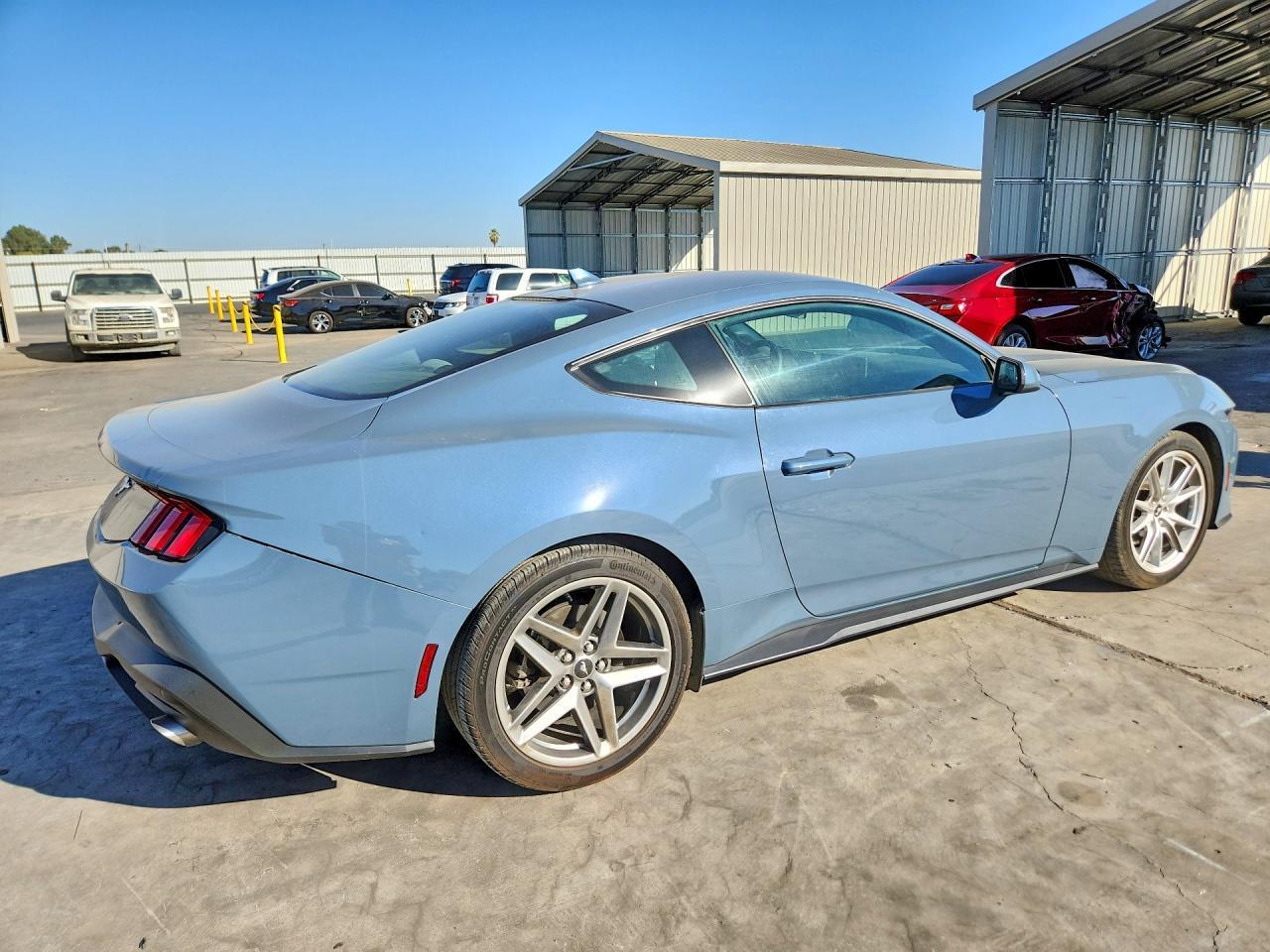 2024 Ford Mustang - zdjęcie 3