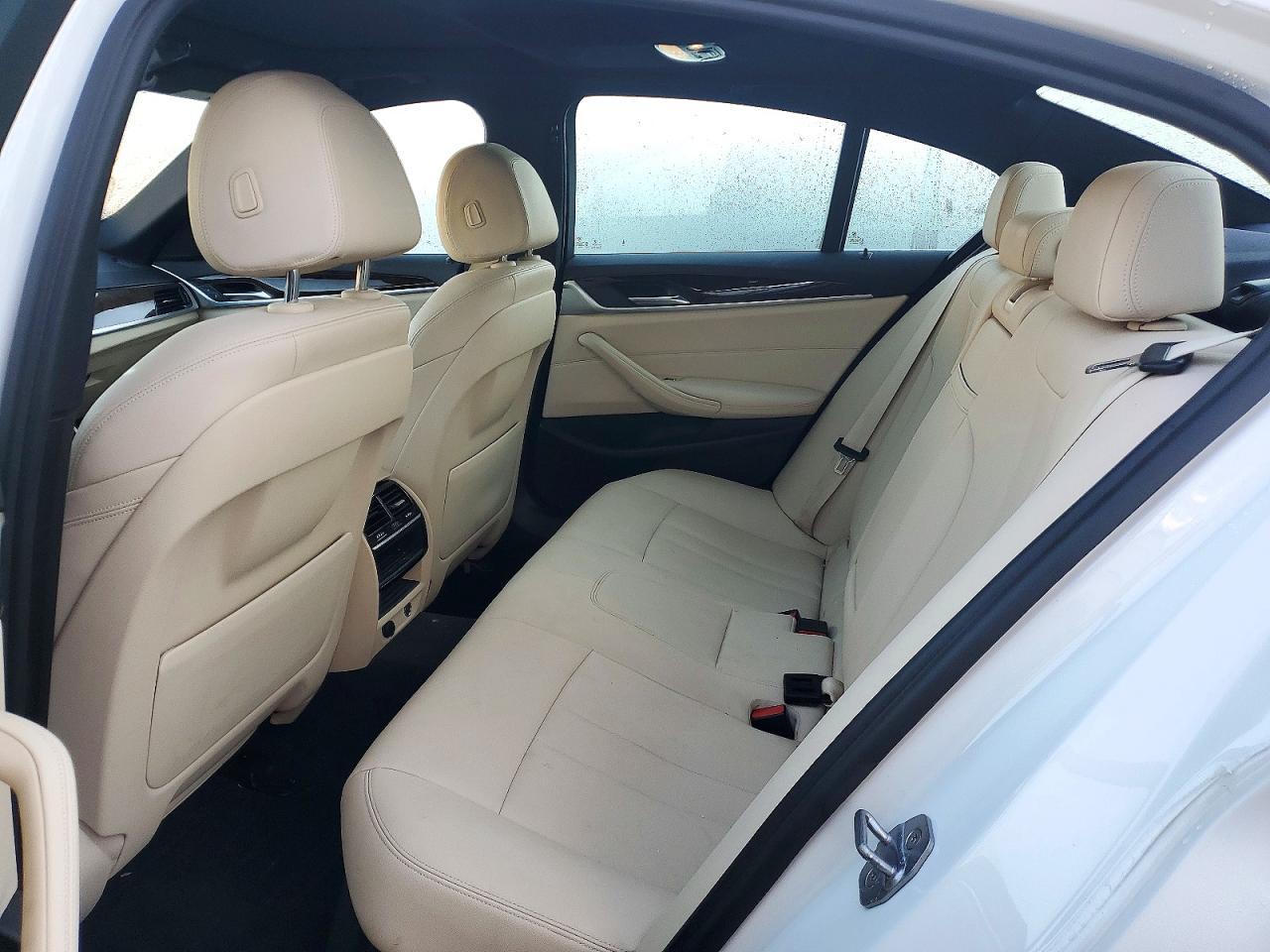 2017 BMW Seria 5 530i - zdjęcie 10