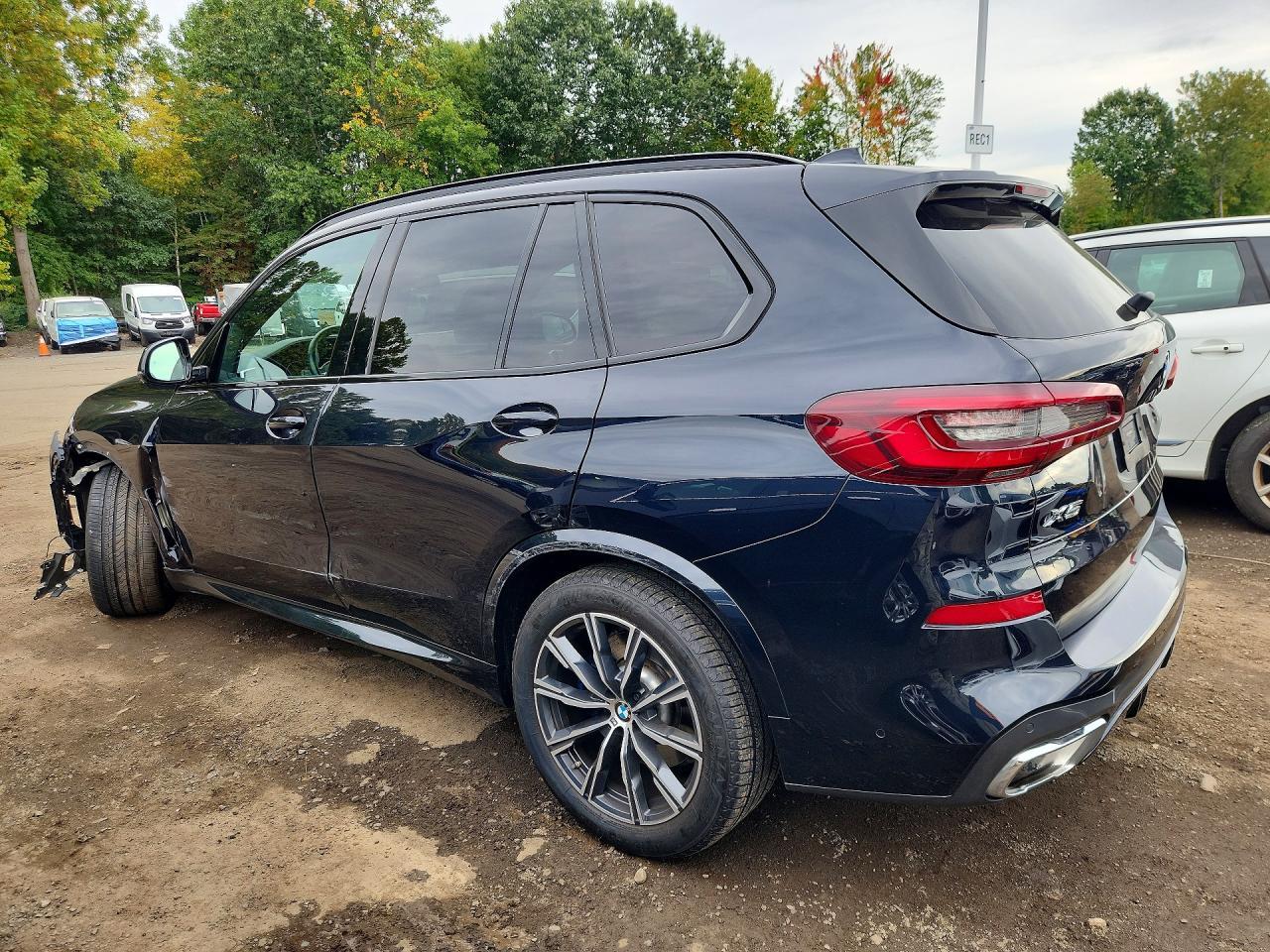 2021 BMW X5 xDrive40I - zdjęcie 2