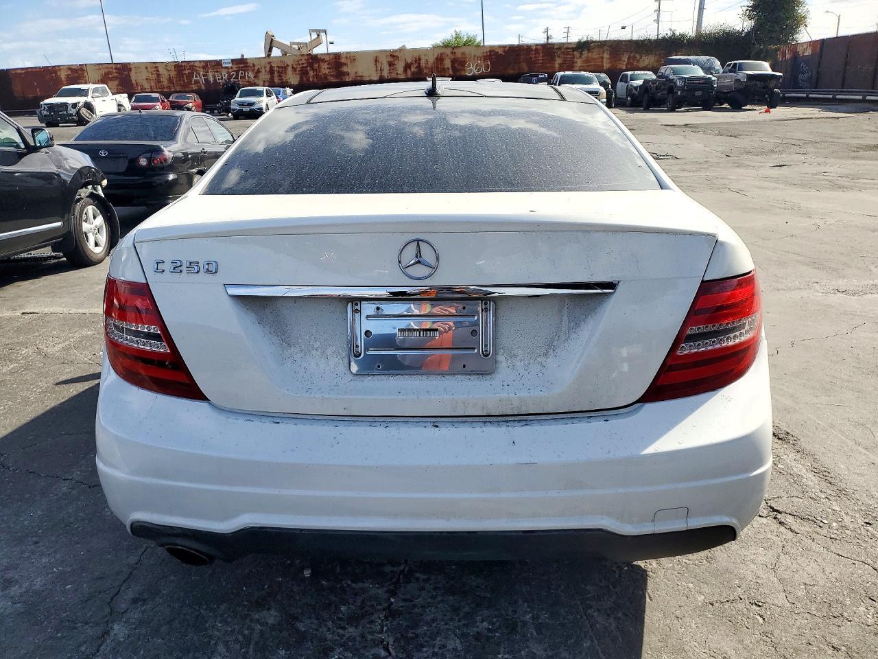 2015 Mercedes-Benz C 250 - zdjęcie 6