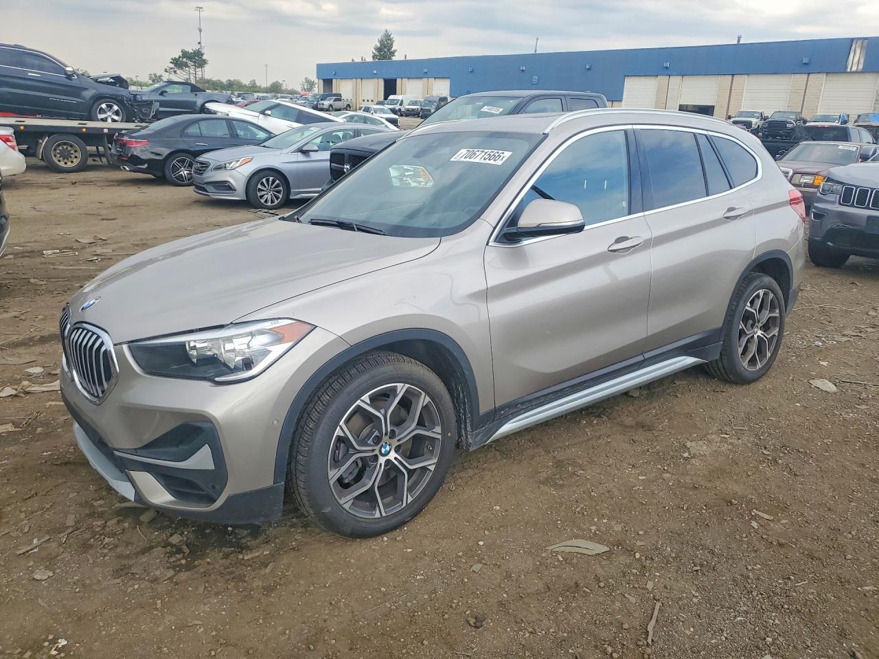 2021 BMW X1 xDrive28I - zdjęcie główne