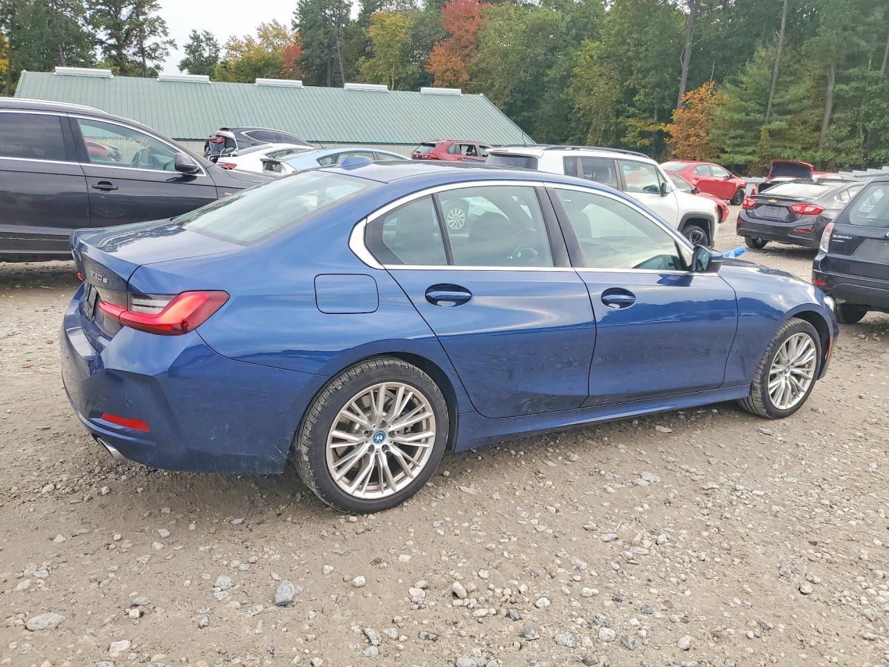 2024 BMW Seria 3 330e - zdjęcie 3