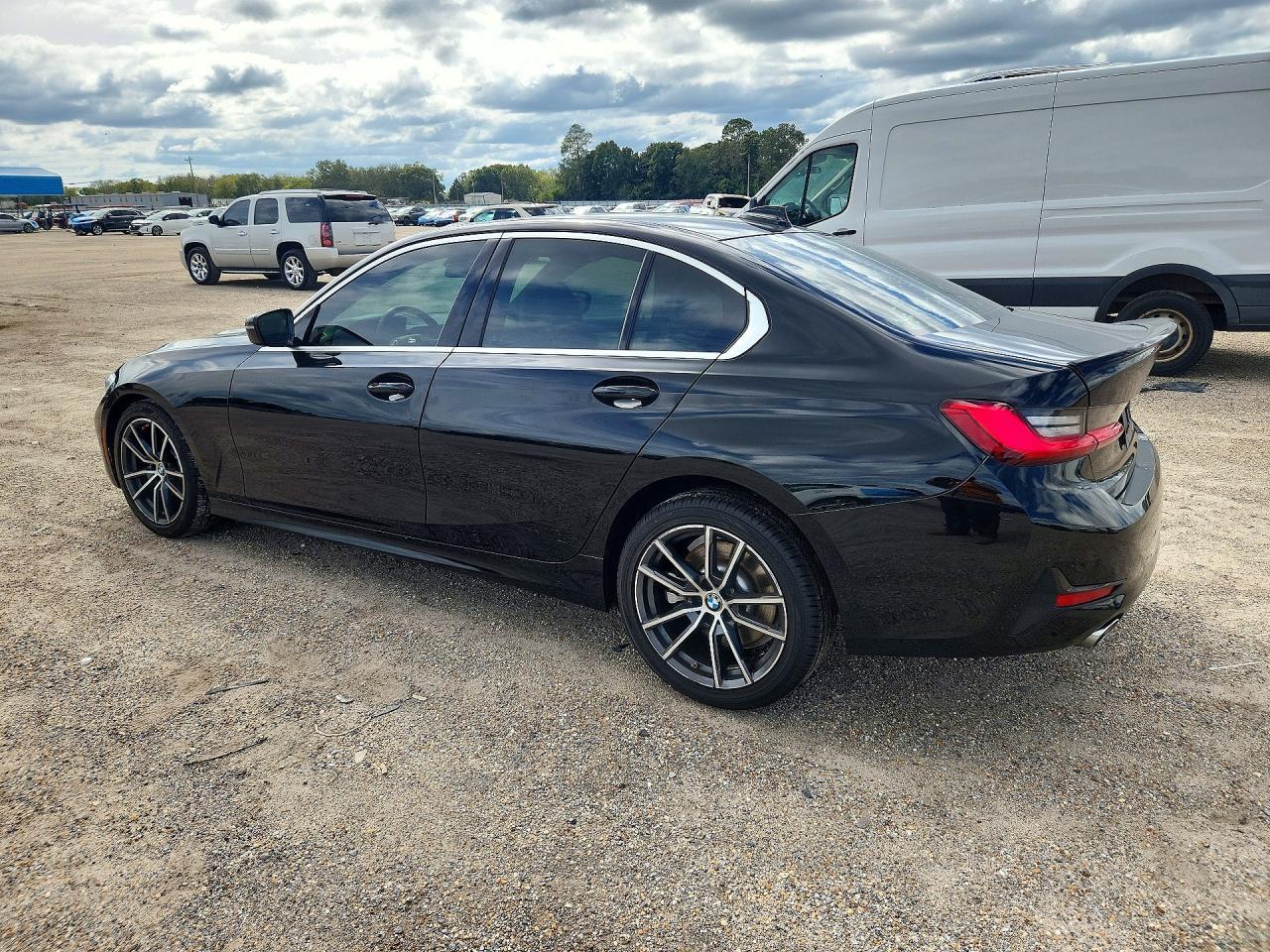 2020 BMW 330I - zdjęcie 2