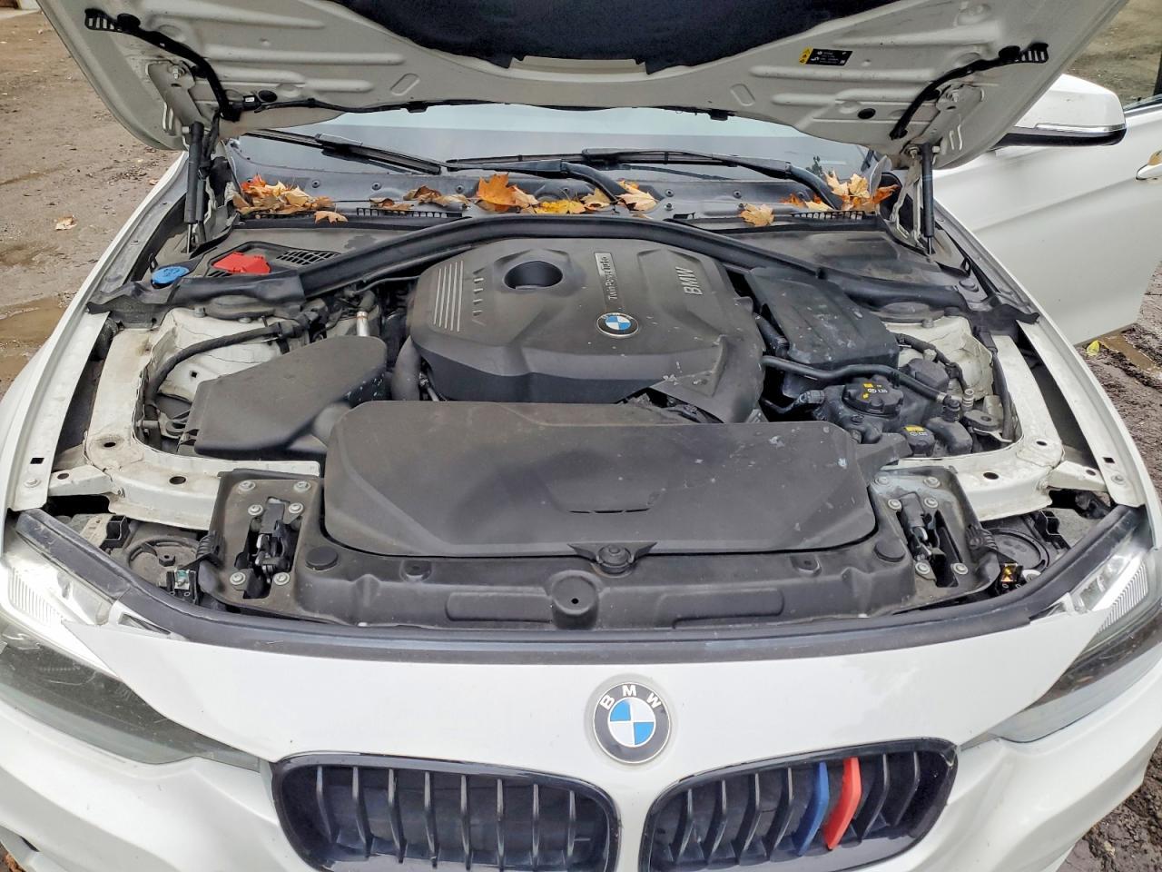 2017 BMW 330 I - zdjęcie 11