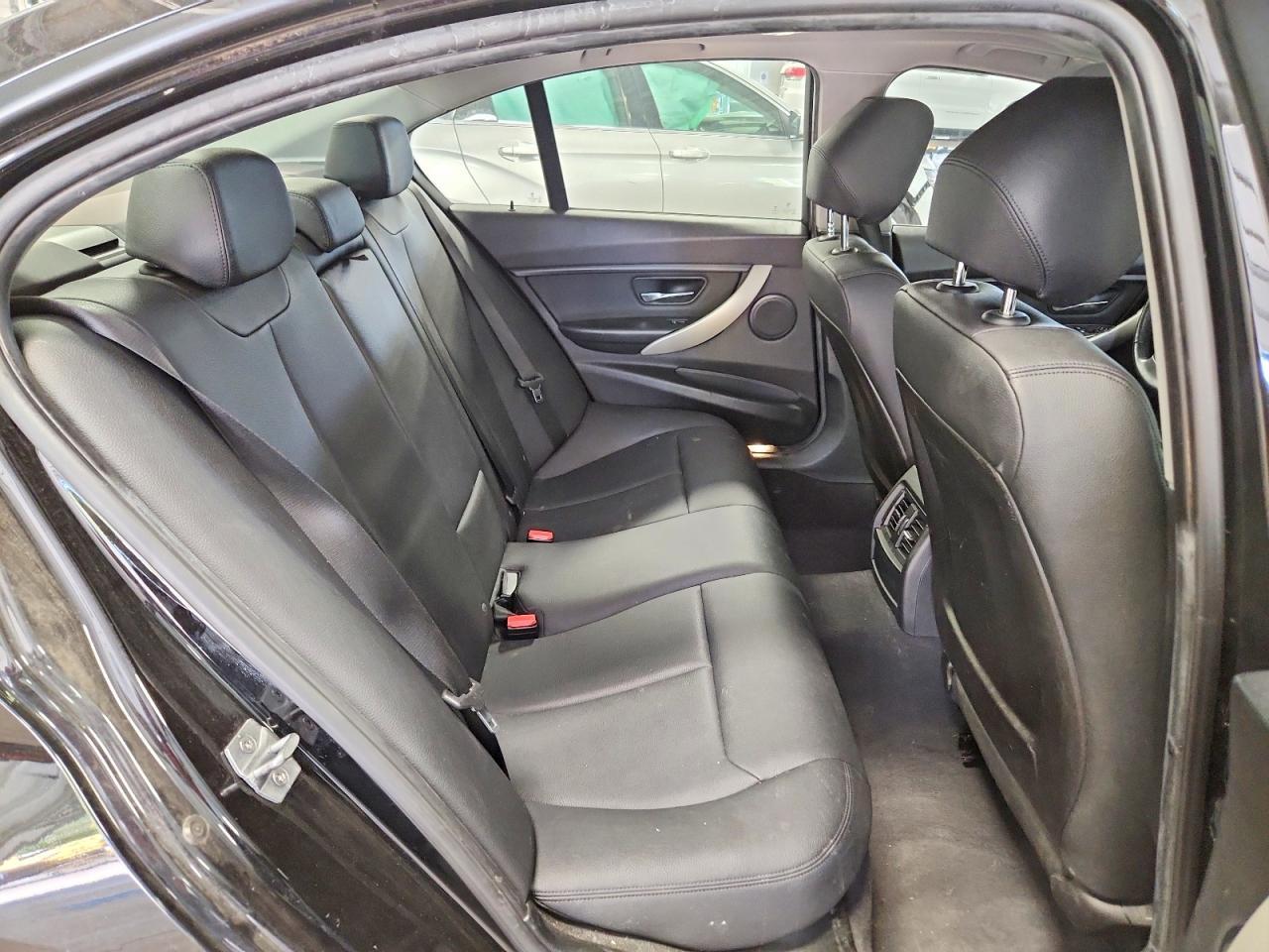 2015 BMW 320 I xDrive - zdjęcie 10