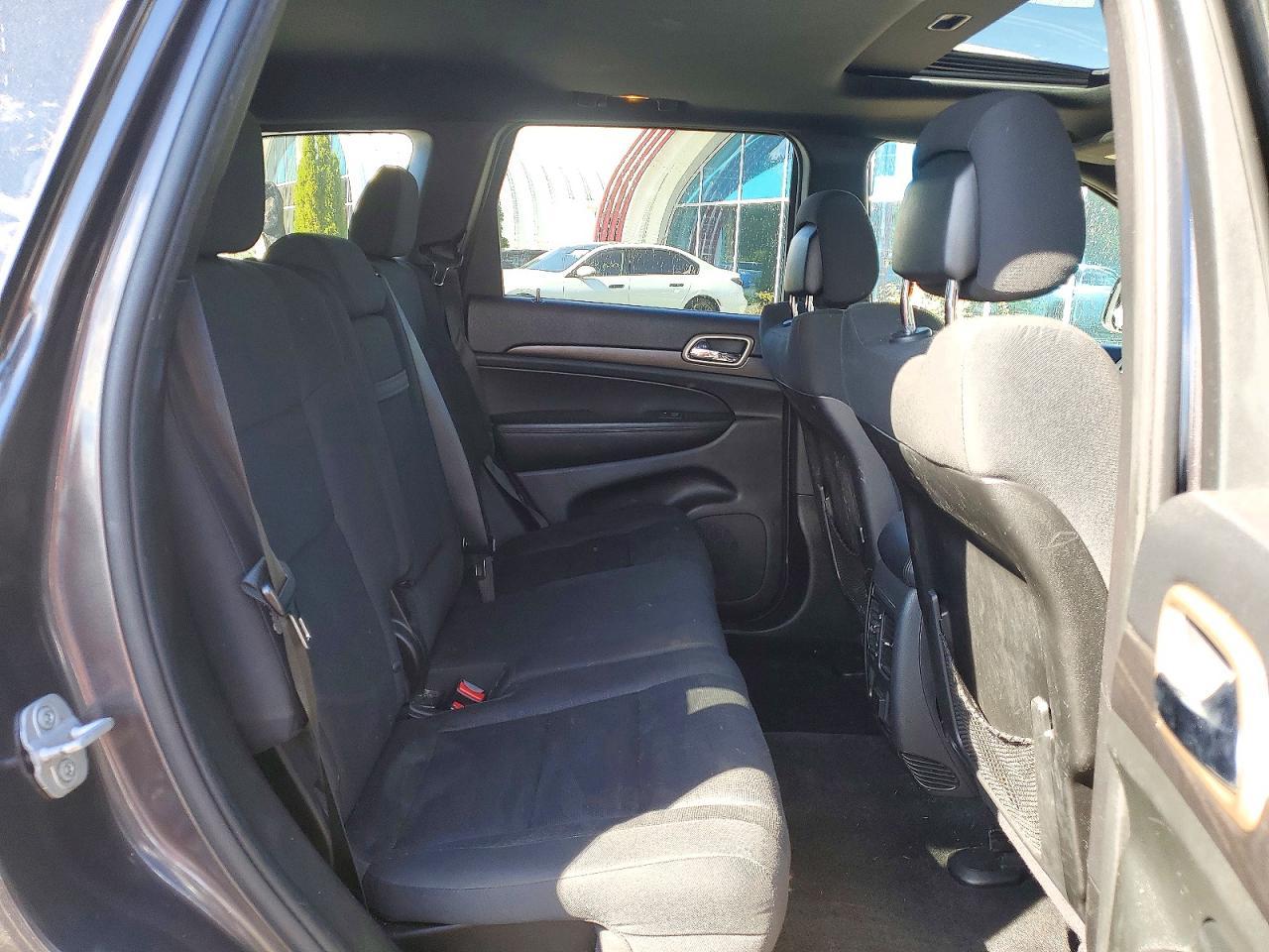 2014 Jeep Grand Cherokee Laredo - zdjęcie 11
