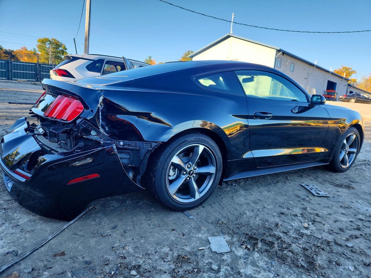 2015 Ford Mustang - zdjęcie 3