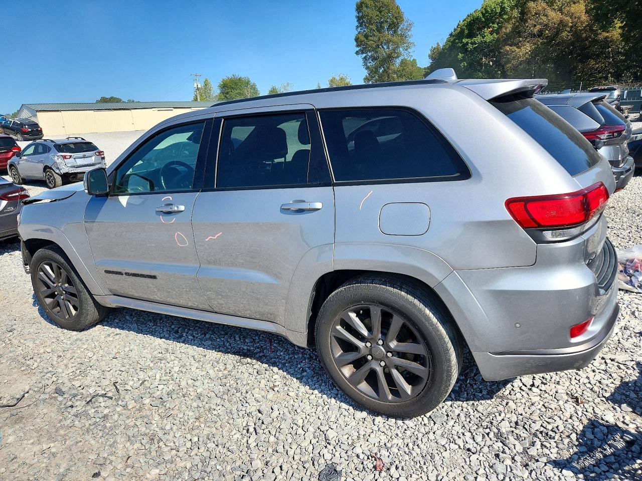 2018 Jeep Grand Cherokee Overland - zdjęcie 2