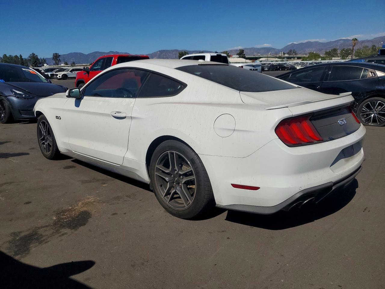 2019 Ford Mustang Gt - zdjęcie 2