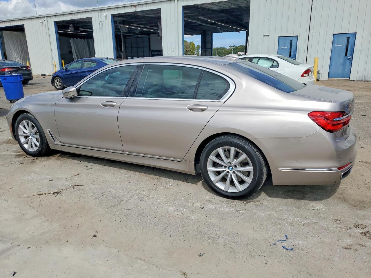 2017 BMW 740 I - zdjęcie 2
