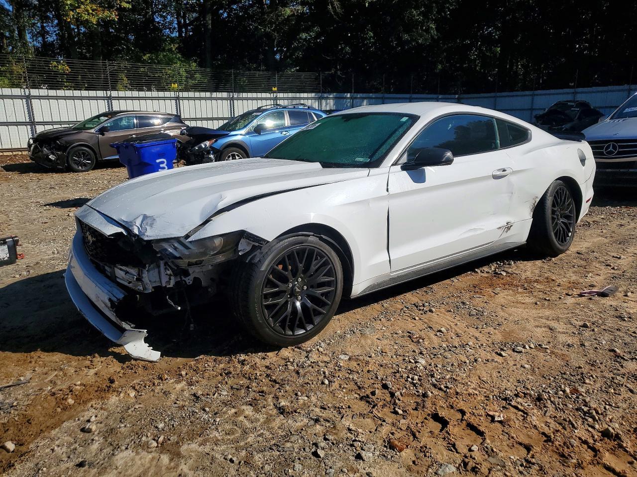 2016 Ford Mustang - zdjęcie główne