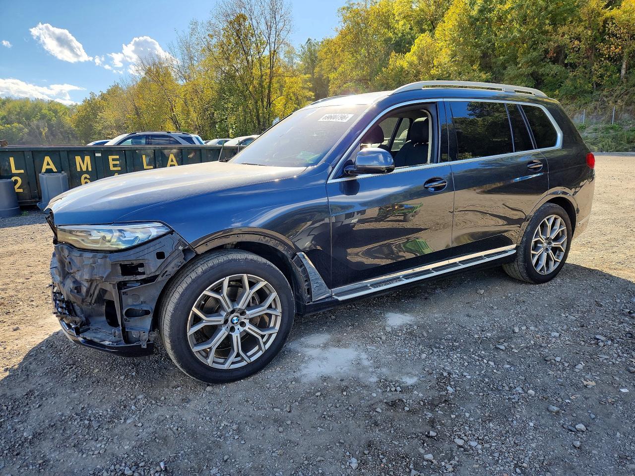 2021 BMW X7 xDrive40I - zdjęcie główne