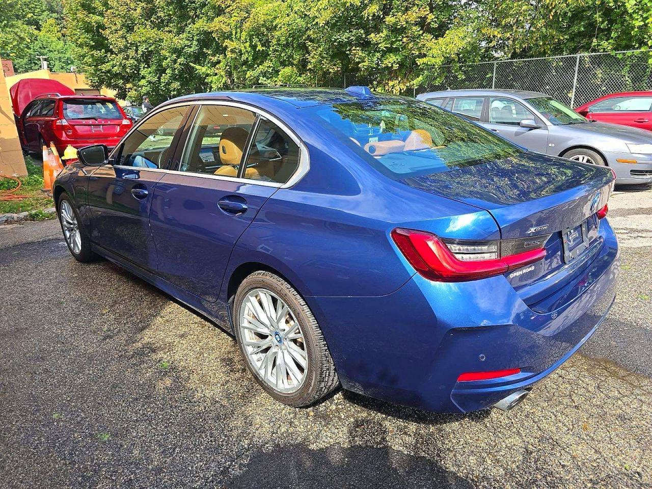 2024 BMW Seria 3 330e - zdjęcie 4