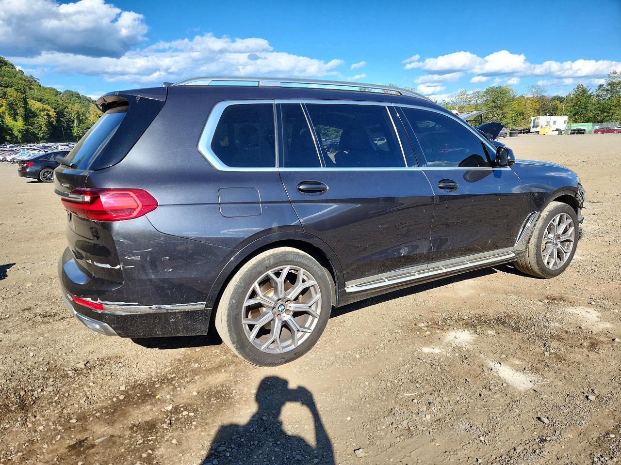 2021 BMW X7 xDrive40I - zdjęcie 3