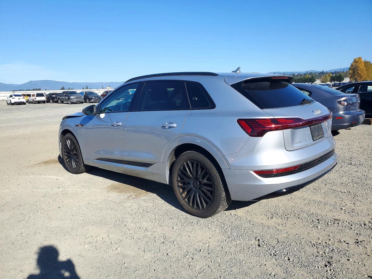 2021 Audi E-Tron Premium - zdjęcie 2