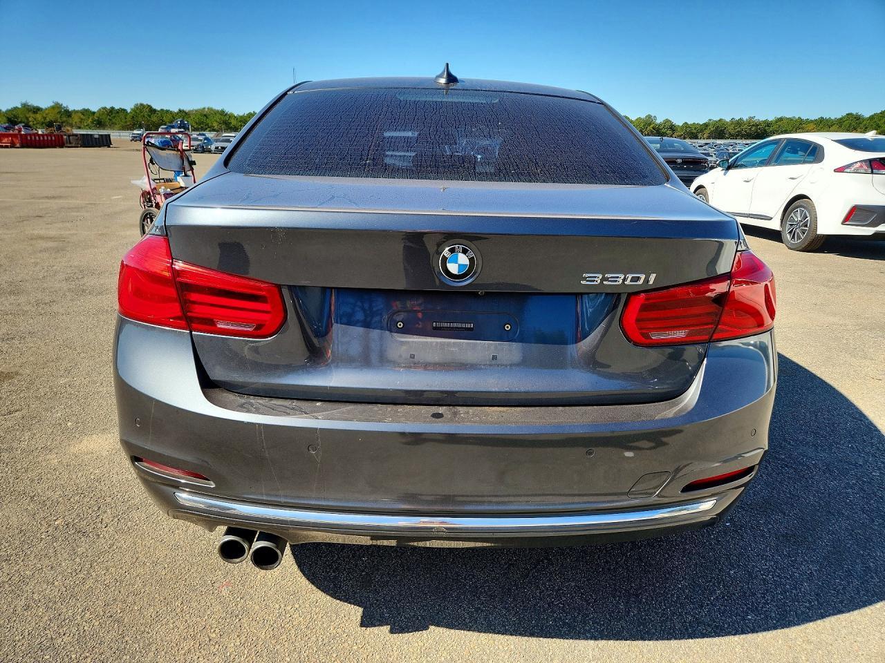2017 BMW 330 I - zdjęcie 6