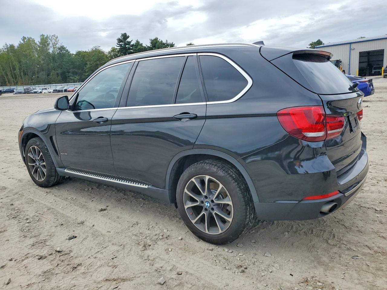 2015 BMW X5 xDrive35I - zdjęcie 2