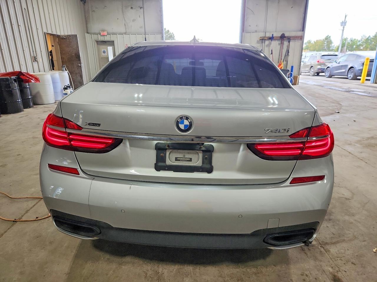 2018 BMW Seria 7 740i - zdjęcie 6