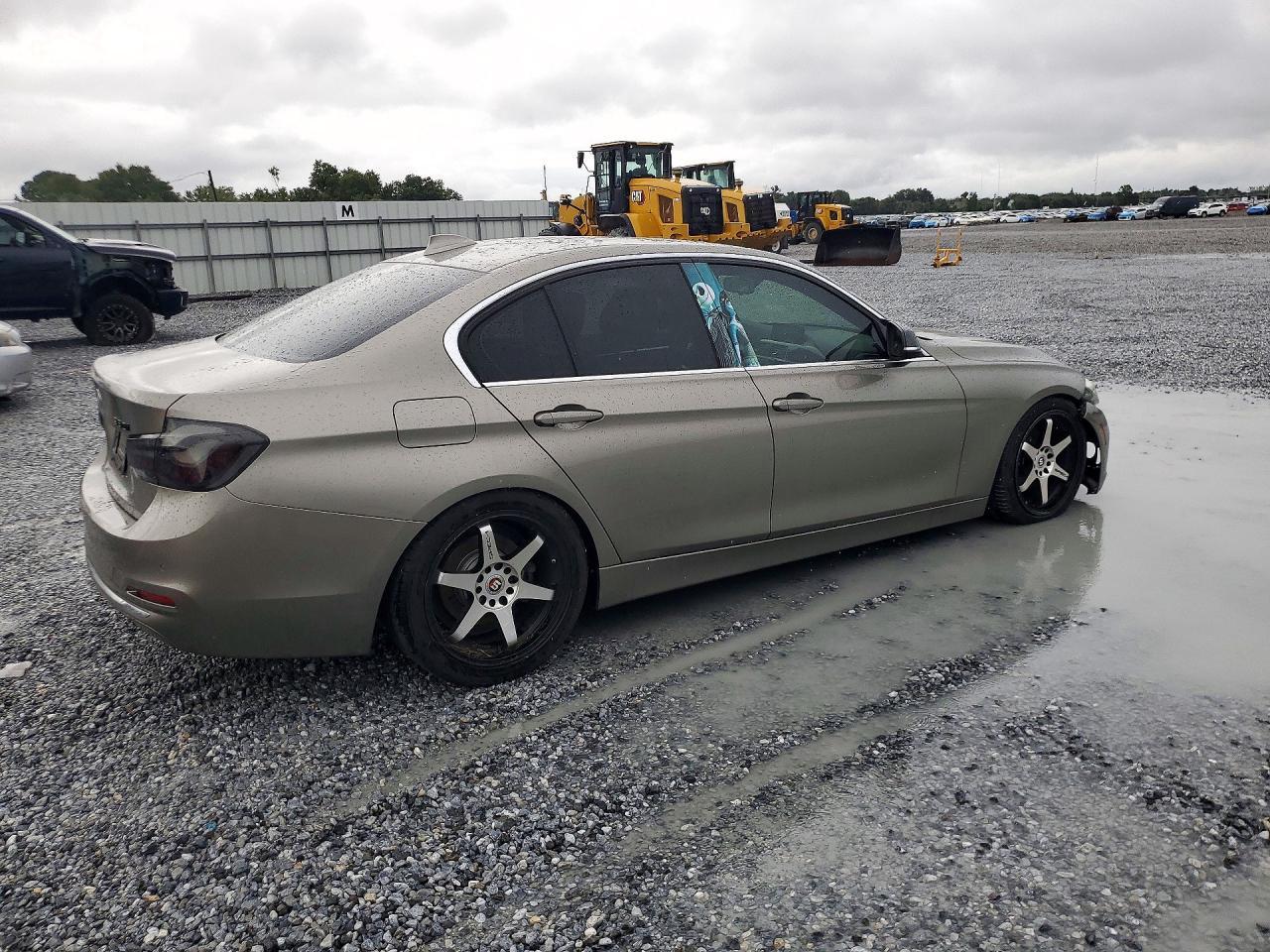 2017 BMW 330 I - zdjęcie 3