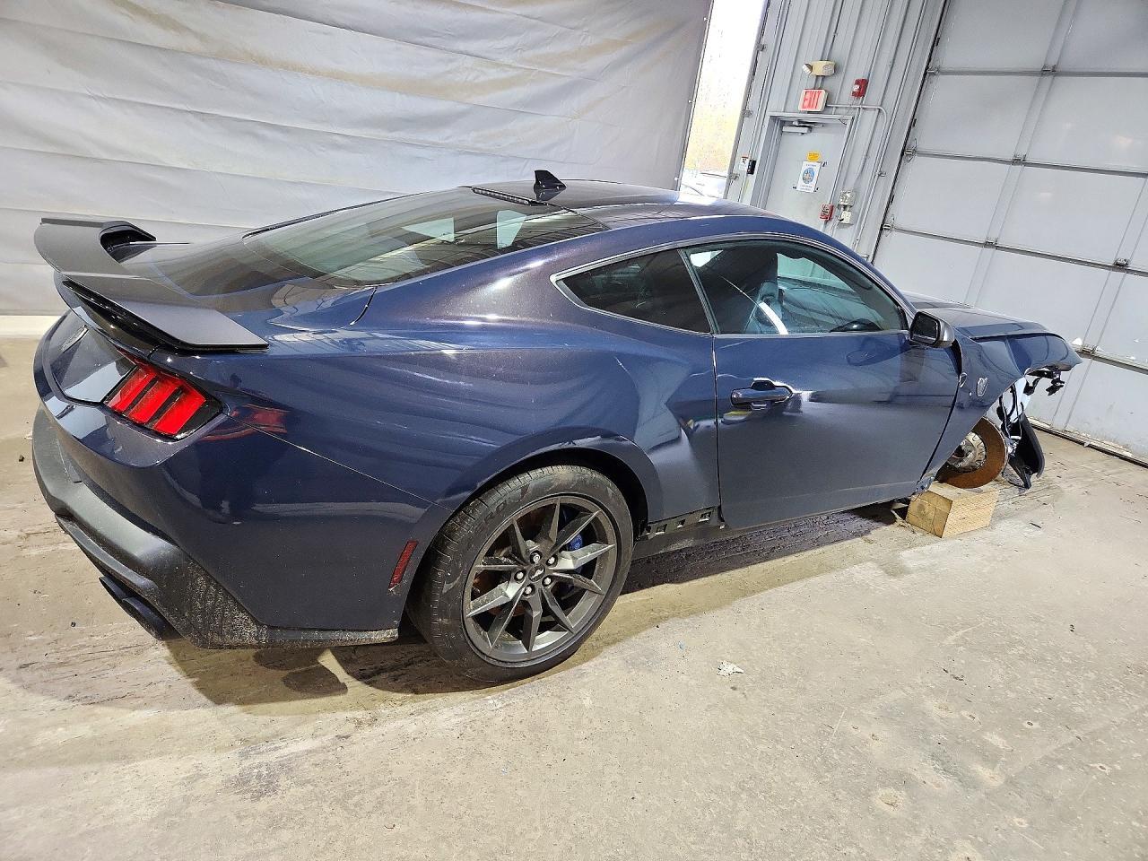 2025 Ford Mustang Dark Horse - zdjęcie 3