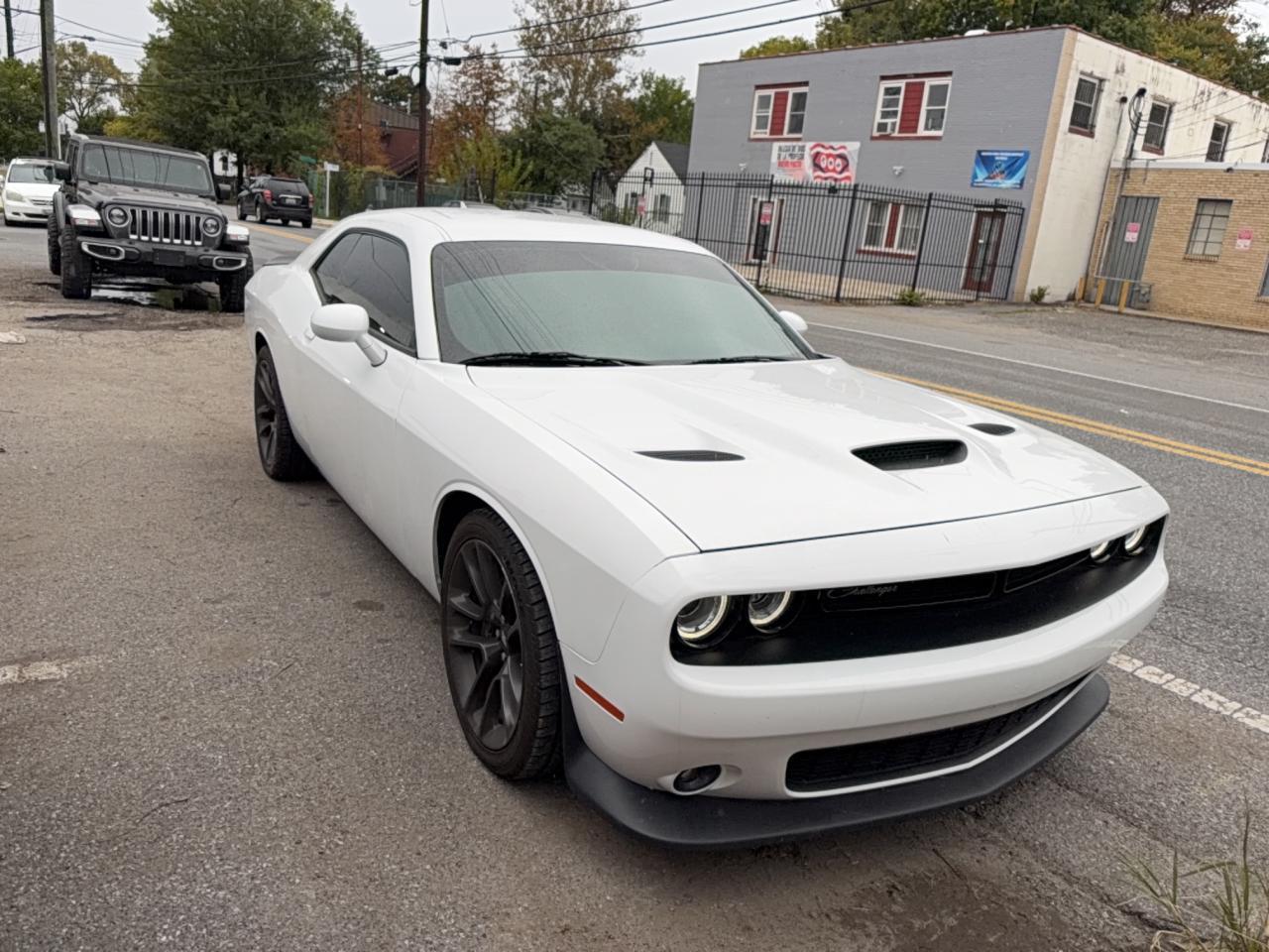 2021 Dodge Challenger R/T Scat Pack - zdjęcie główne