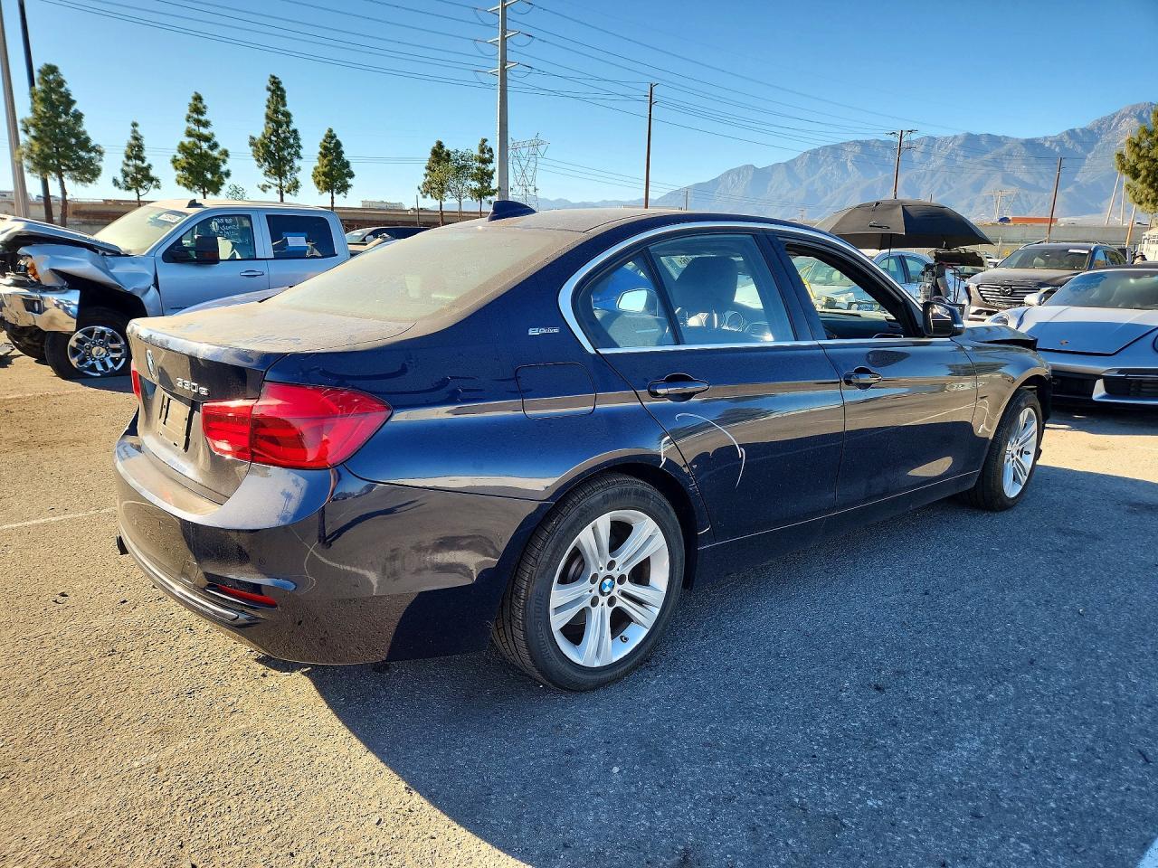 2017 BMW 330E - zdjęcie 3