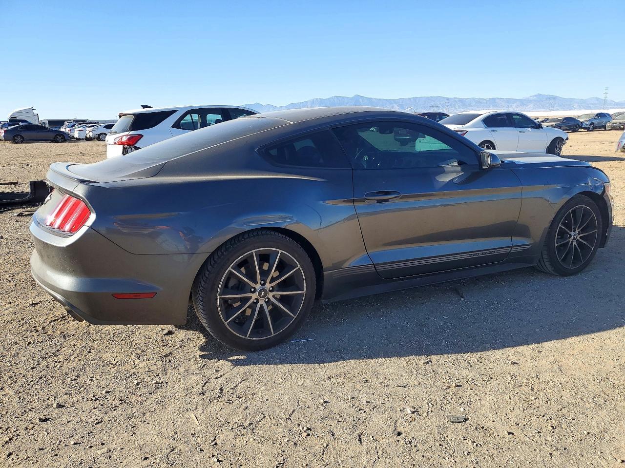 2017 Ford Mustang - zdjęcie 3