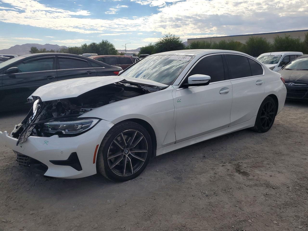 2022 BMW 330I - zdjęcie główne