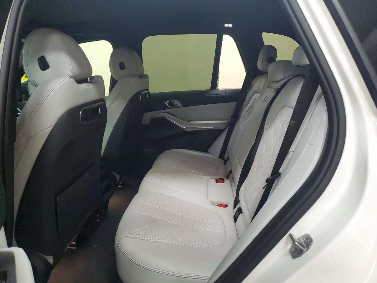 2024 BMW X5 xDrive40I - zdjęcie 11