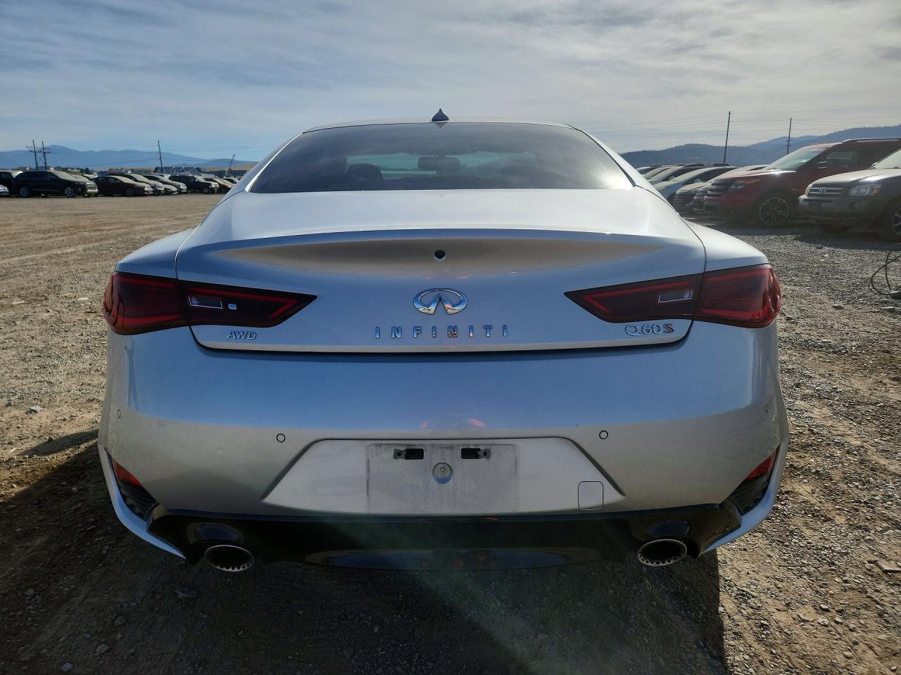 2017 Infiniti Q60 Red Sport 400 - zdjęcie 6