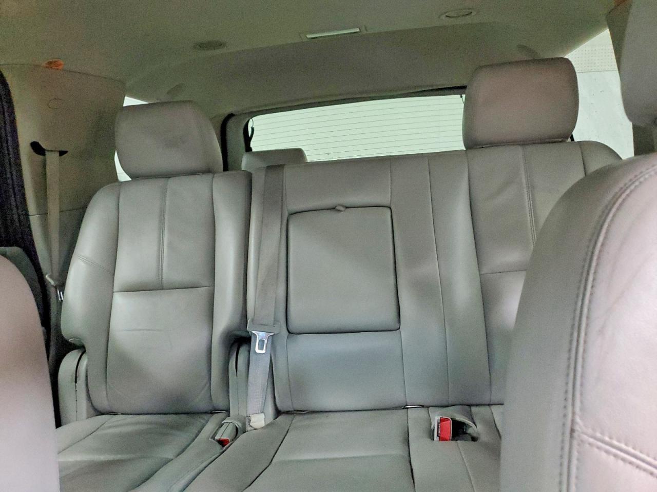 2013 Chevrolet Tahoe C1500 Lt - zdjęcie 10