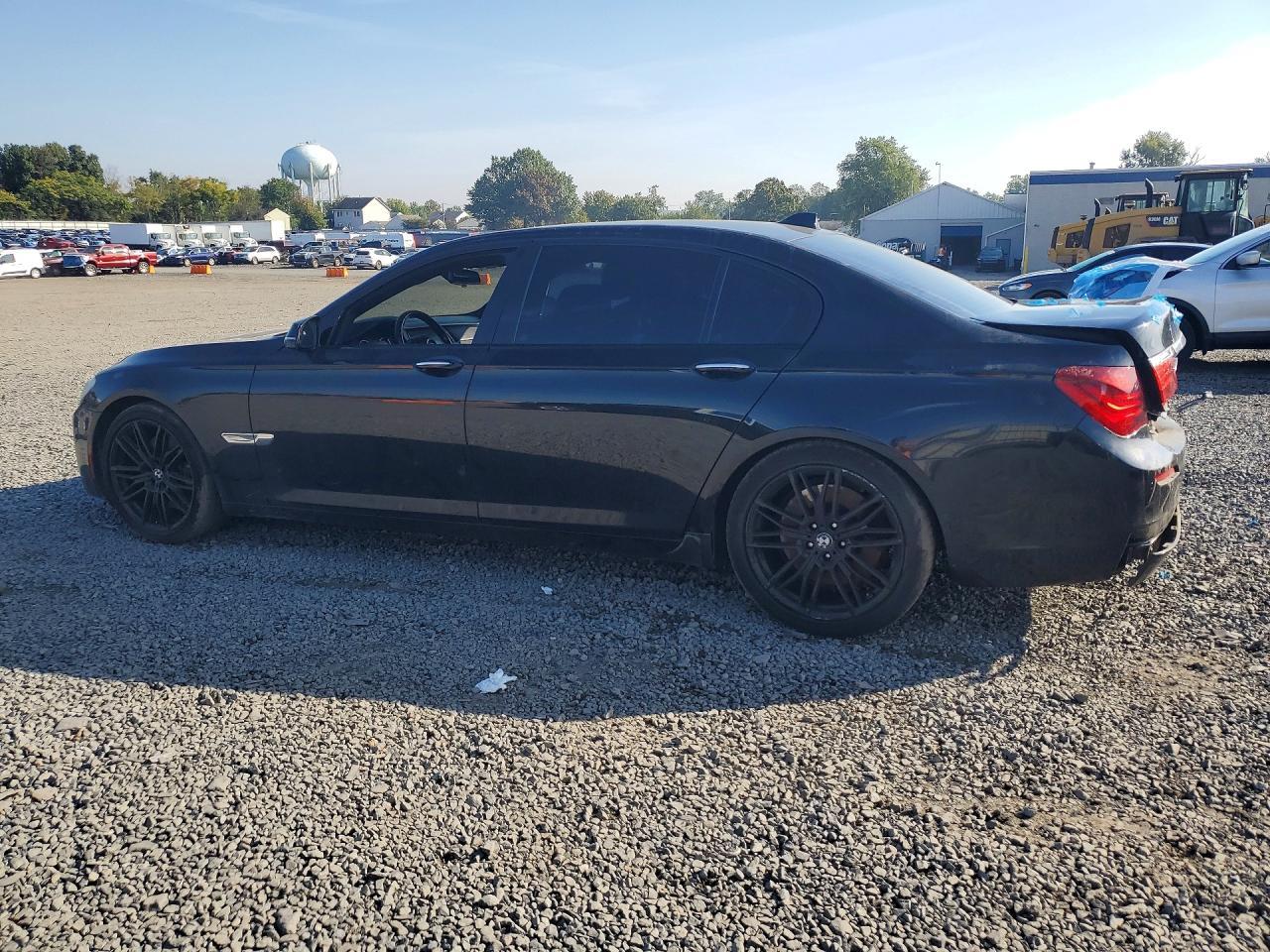 2014 BMW 750 Li - zdjęcie 2