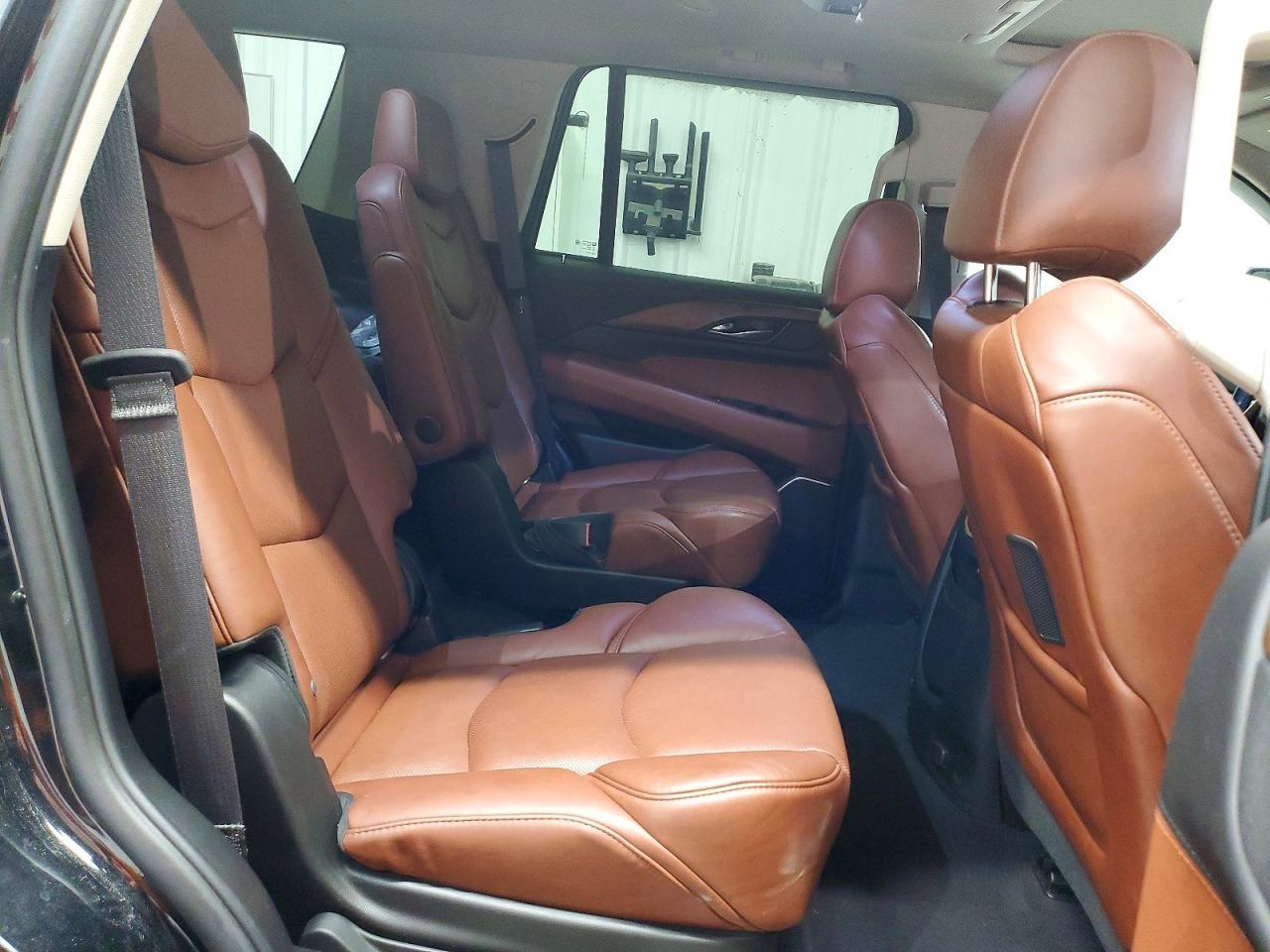 2020 Cadillac Escalade Luxury - zdjęcie 11