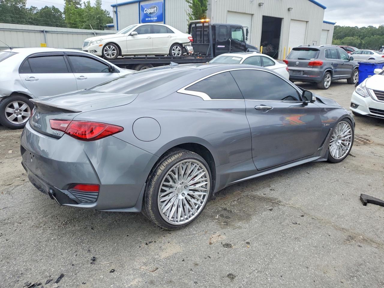 2019 Infiniti Q60 Red Sport 400 - zdjęcie 3