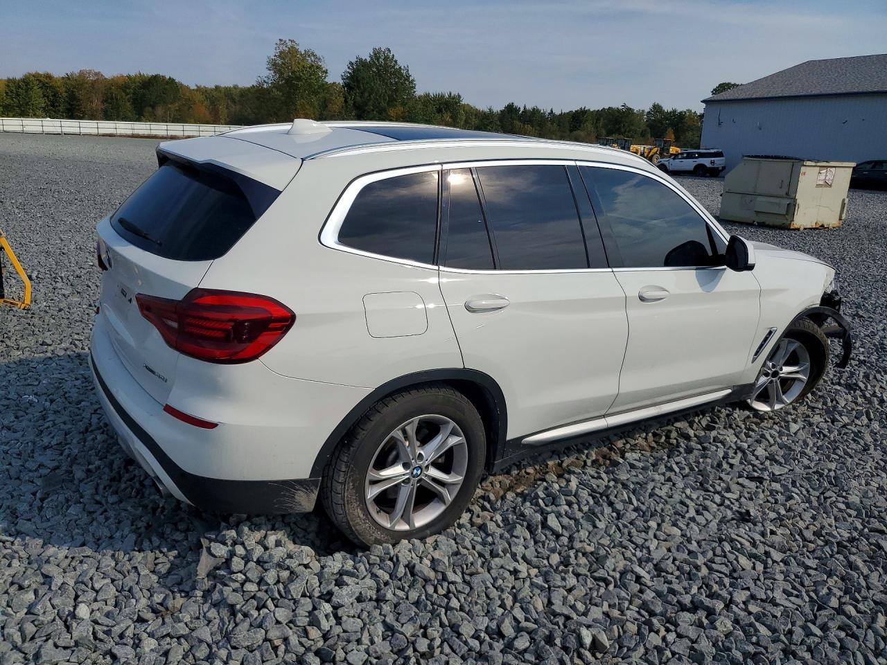2021 BMW X3 xDrive30I - zdjęcie 3