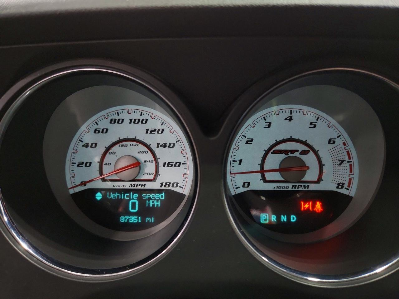2013 Dodge Challenger Srt-8 - zdjęcie 9