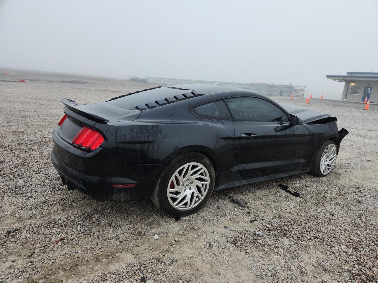 2016 Ford Mustang - zdjęcie 3