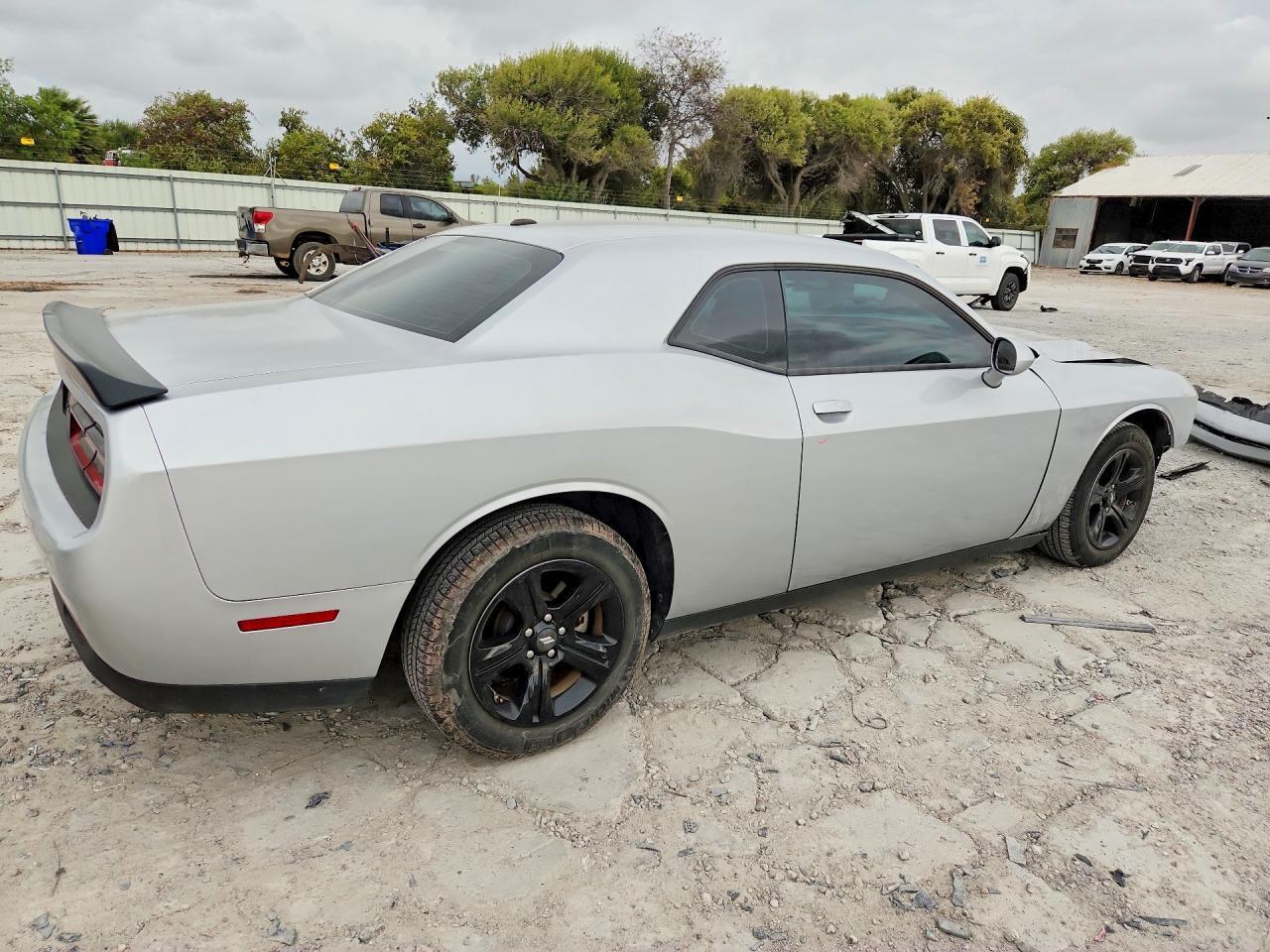 2023 Dodge Challenger Sxt - zdjęcie 3