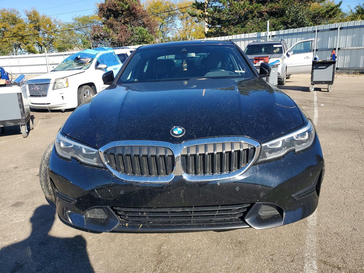 2019 BMW 330I - zdjęcie 5