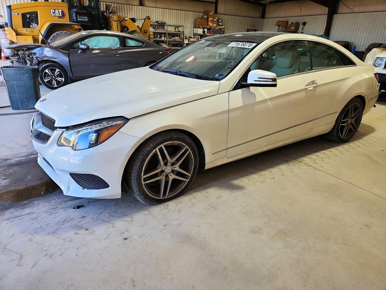 2014 Mercedes-Benz E 350 - zdjęcie główne