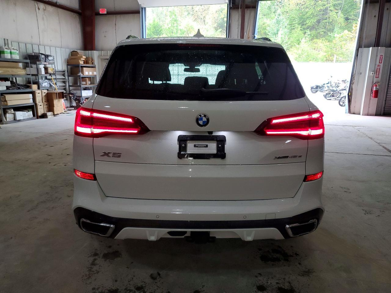 2021 BMW X5 xDrive45E - zdjęcie 6