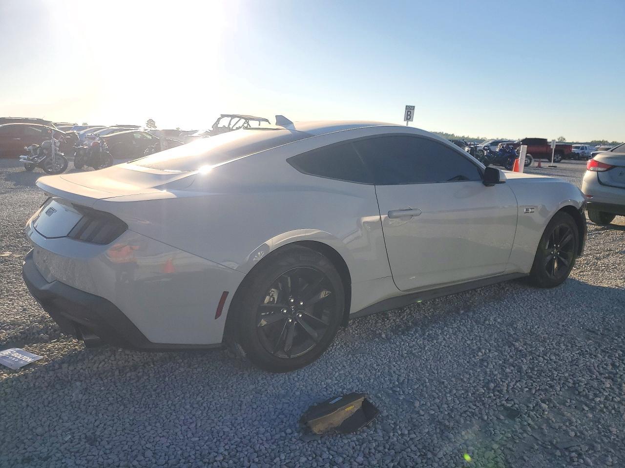 2026 Ford Mustang Gt - zdjęcie 3